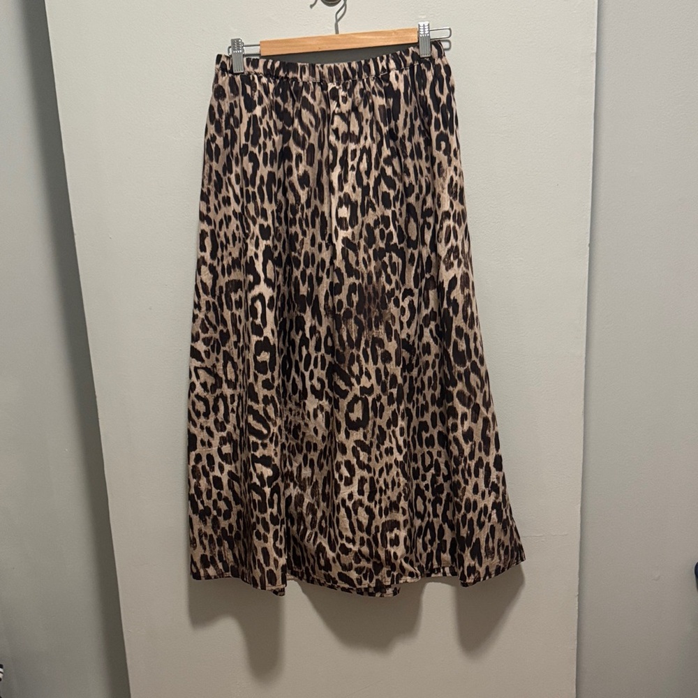 Simply Vera Vera Wang Leopard-Print Midi Skirt in Beige and Black